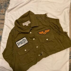 Idyllwind Miranda Lambert Edgy Olive Green Sleeveless Topwith Patches